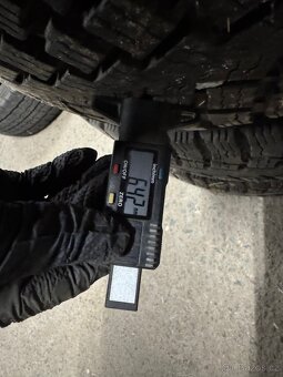 Prodám pneu 225/70R15C - 3
