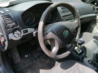 ŠKODA OCTAVIA II. - DÍLY Z VOZU - 3