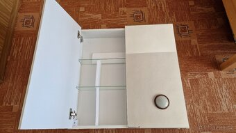 Koupelnová skříňka s LED osvětlením - 3