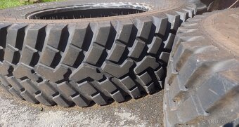 Komunální pneu na Forterru - 480/80 - 3