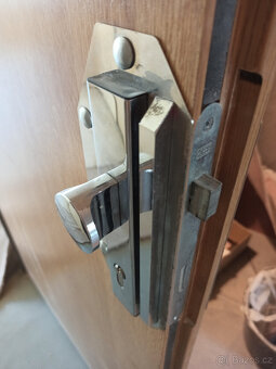 Vstupní dveře do panelového bytu - 3