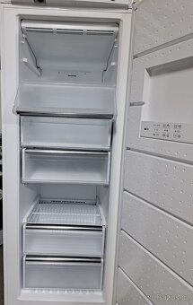Mrazák 7 šup. Siemens NoFrost, A++. - 3