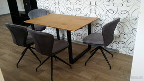 Dřevěný jídelni stůl 4 otáčecí  židle barva šedá - 3