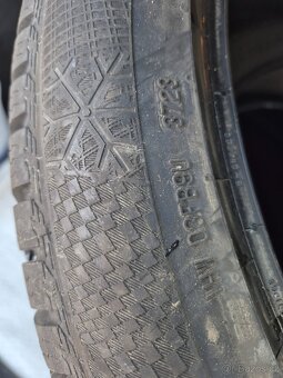 325/35 R22 114W XL WinterContact TS860S // DOT3723 // 4mm+ - 3