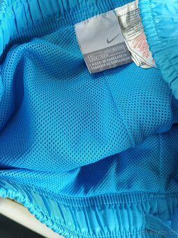 KRÁSNÉ SPORTOVNÍ KALHOTY zn. NIKE 10-12 - 3