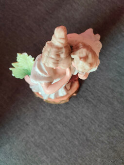 Porcelánová soška dámy s dítětem / špatný stav, přesto pěkné - 3