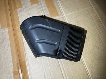 Audi A4 B7 přívod vzduchu do filtr boxu - 3