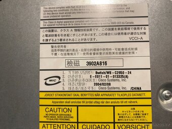Switch Cisco WS-C2950-24 - 3