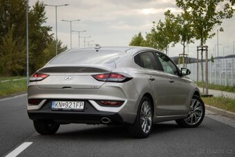 Hyundai i30 Fastback 1.4 T-GDi / SVK / 1.M / AJ NA SPLÁTKY / - 3
