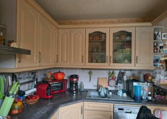 Béžová venkovská linka se spotřebiči,5453 - 3