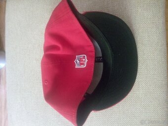 Červená kšiltovka New Era vel.7 1/2, , - 3