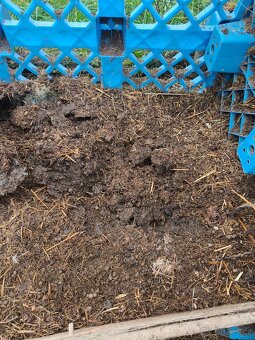 Prodám uleželý králičí hnůj - 3