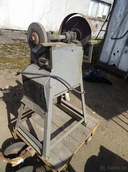 Dvoukotoučová bruska na kov , stáří ca 60 let. - 3