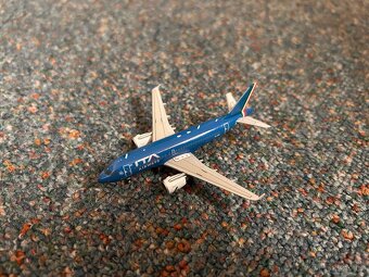 Prodám modely letadel Gemini jets 1:400 - 3