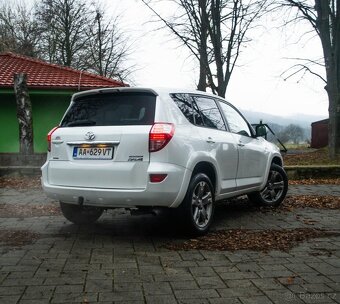 Toyota RAV4 2.2l D-CAT 180 Premium - 3