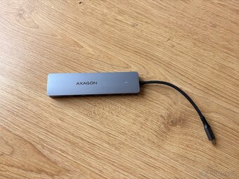 USB-C hub Axagon 7v1 - 3
