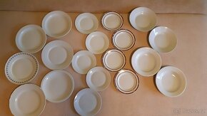 Sada porcelánových talířů - 19 ks. - 3