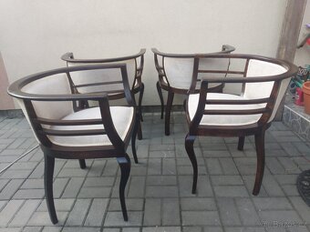 Starožitné křesla po renovaci. - 3