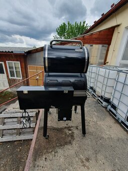 Peletový gril Weber Smokefire - 3