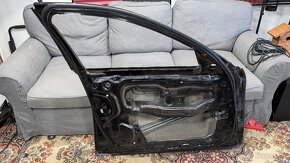 Levé přední dveře BMW F10 černé - 3