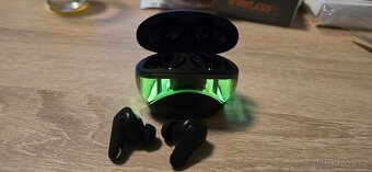 LED podsvícená bluetooth sluchátka s výdrží 4h. - 3