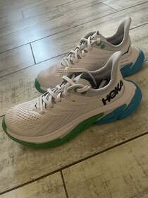 TENISKY HOKA W CLIFTON EDGE, VEL. 36 2/3 - 3