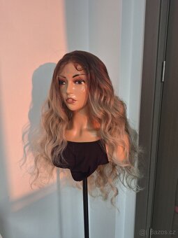 Kudrnatá dlouhá blond ombre paruka s krajkou vpředu 7152 - 3