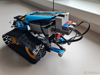 Lego Technic 42095 pásová bugina - 3