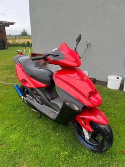 Malaguti f 15 skútr - 3