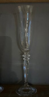 Sklenice a jiné sklo z restaurace - 3