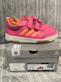 Dívčí tenisky Adidas vel. 35 v pěkném stavu - 3