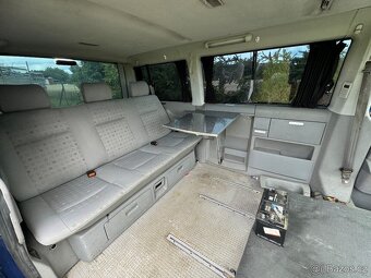 Lavice VW Multivan T4 - 3