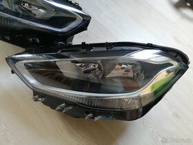 Mercedes Benz B W247 přední světla halogen - 3
