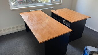 Kancelářský nábytek, jídelní stůl - 3