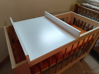 Kvalitní dětská postýlka s přebalovacím pultem - 3