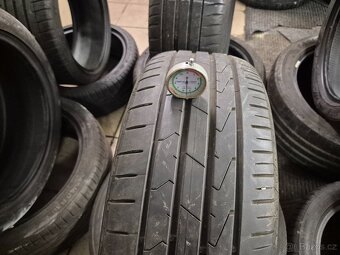 215/55 R16 HANKOOK (5-5,5mm) č.16096/b8 - 3