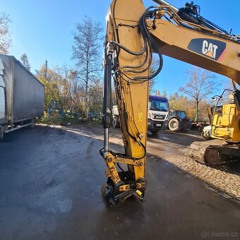 CAT 325F L CR pásové rypadlo - 3