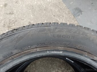 Pneu 205/55 R17 95V - 3