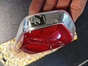 Renault R16- nový kryt zadního světla - 3