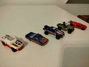 Auta Hotwheels - 3