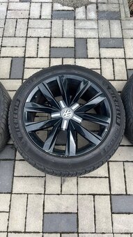 VW T6 Alukola Springfield  255/45 R18 - 3