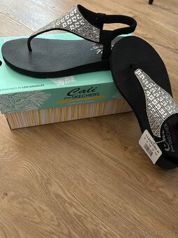 Dámská obuv značky Skechers - 3