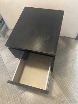Nocni stolek ikea malm - 3