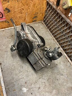 Motor babetta 225 + štítek + díly - 3