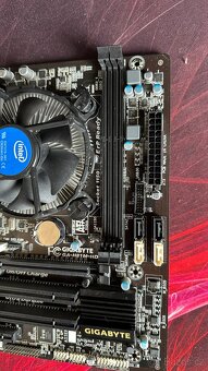 GIGABYTE GA-H81M-HD3 + i3-4160 (2C/4T) - 3