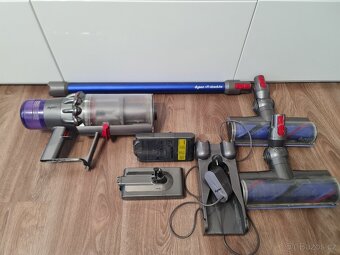 Tyčový vysavač Dyson V11 Absolute - 3