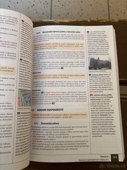 prodám učebnici odmaturuj ze společenských věd - 3