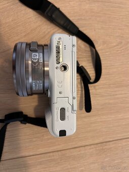 Sony Nex-3N + 2 objektivy + příslušenství - 3