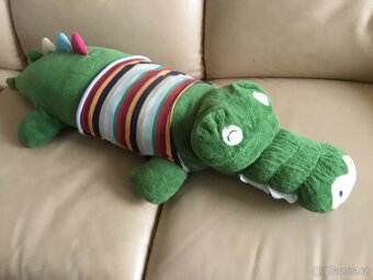 krokodyl plysovy v tricku - 3