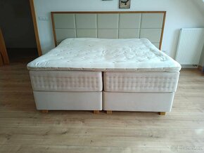 Masivní čalouněná postel včetně matrací a topperu - 3